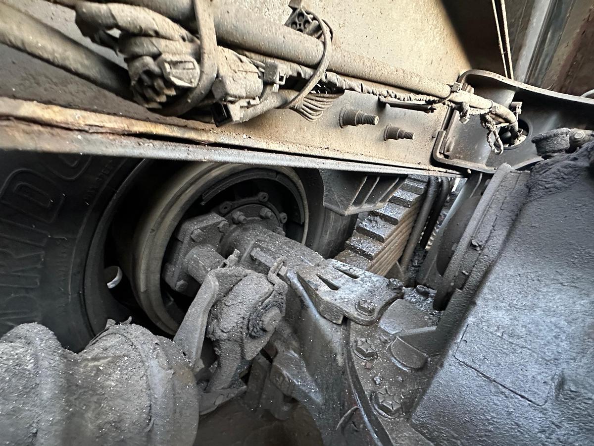 Used 2017 MACK Granite GU713