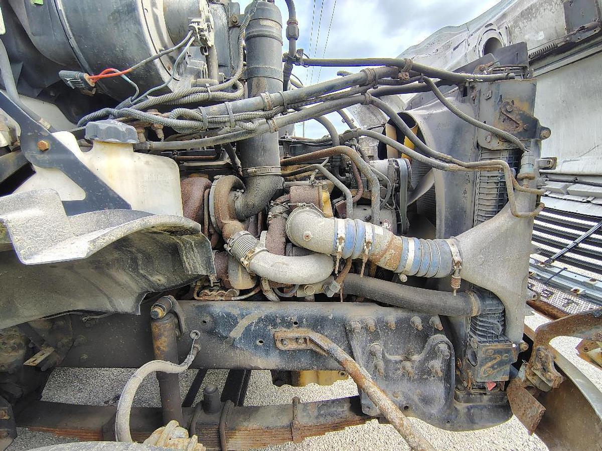 Used 2005 STERLING L9500