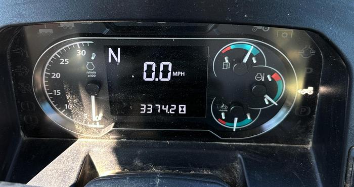 Used 2020 JOHN DEERE 6135E