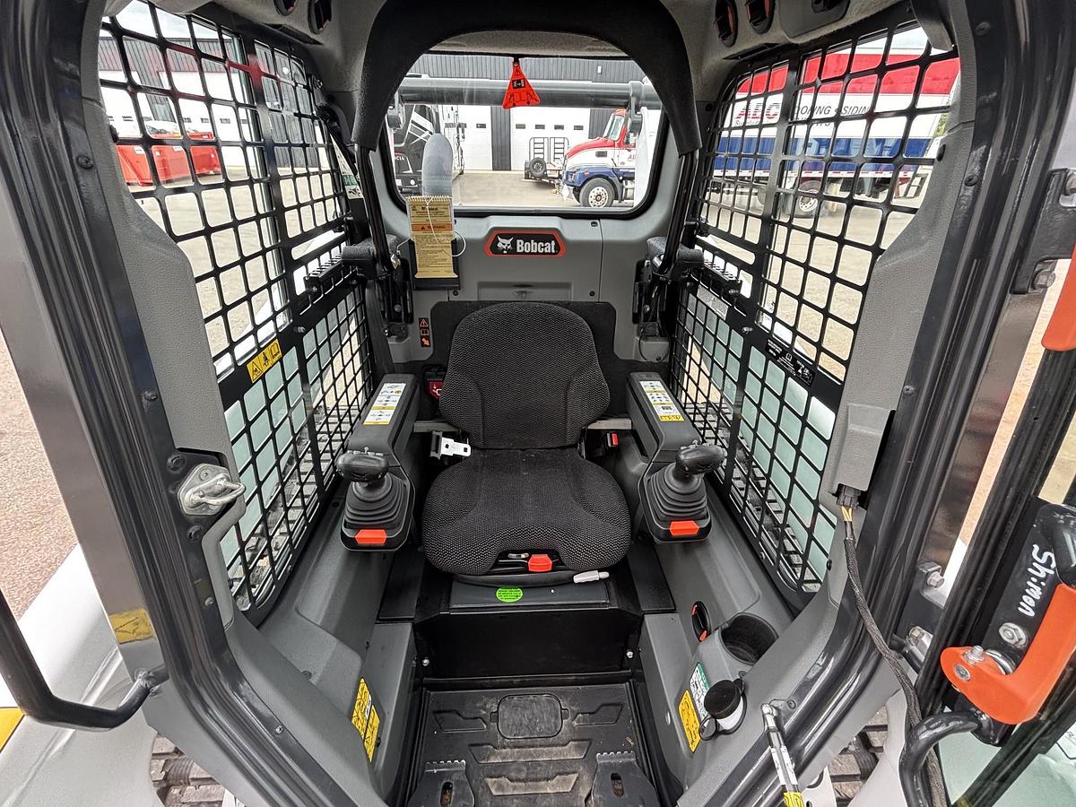 Used 2022 BOBCAT T76