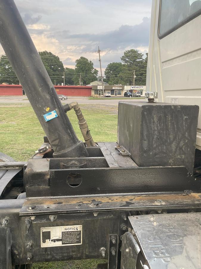 Used 2017 MACK Granite GU713