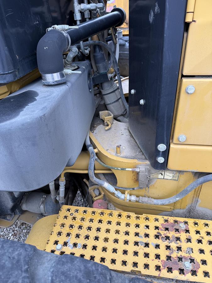 Used 2008 CATERPILLAR 140M VHP