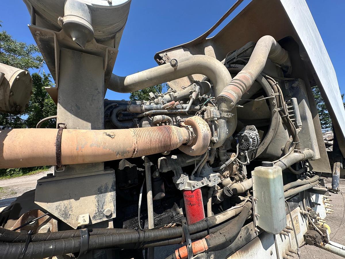 Used 2008 OSHKOSH Front Discharge Mixer