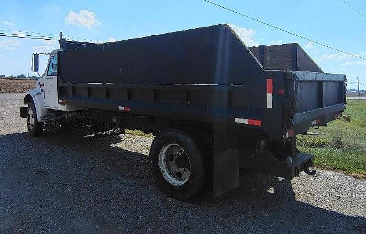 Used 2000 INTERNATIONAL 4700 DT466E