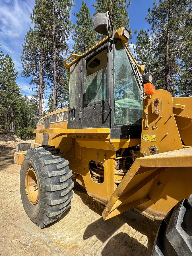 Used 2006 CATERPILLAR 938G II