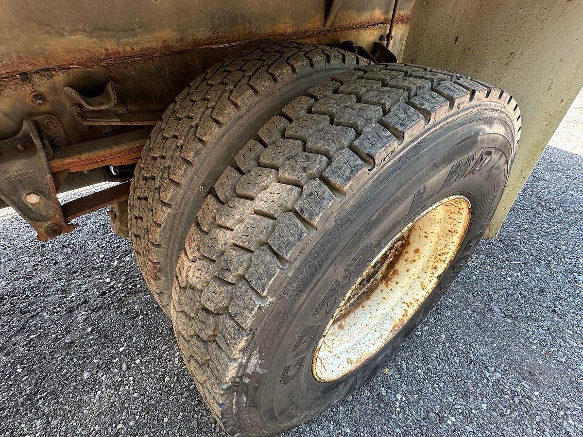 Used 2003 FREIGHTLINER FL70