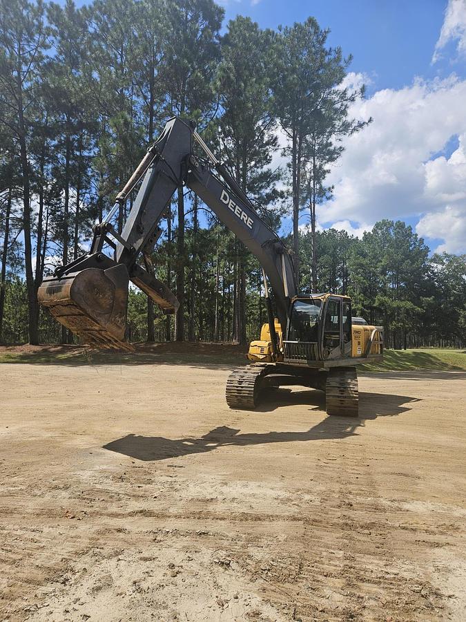 Used 2010 DEERE 200D