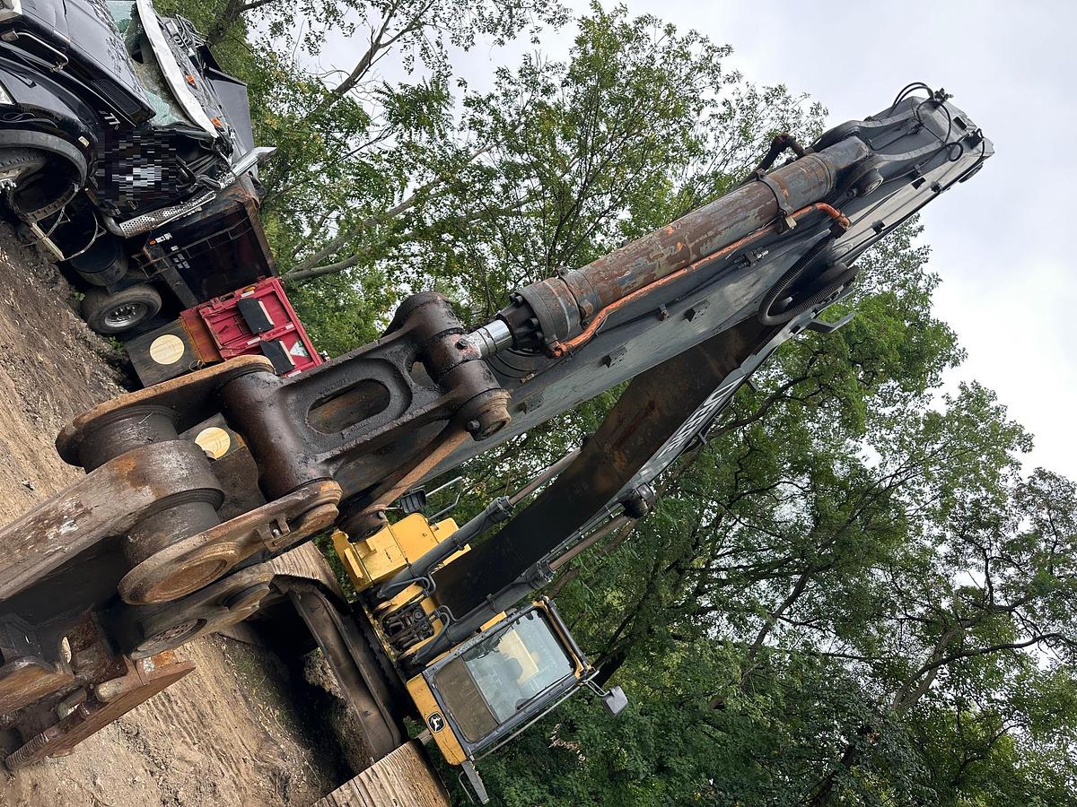 Used 2011 DEERE 450D LC