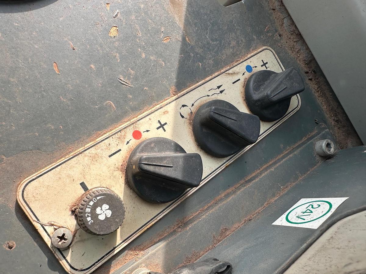 Used 2004 DEERE 755C Series II