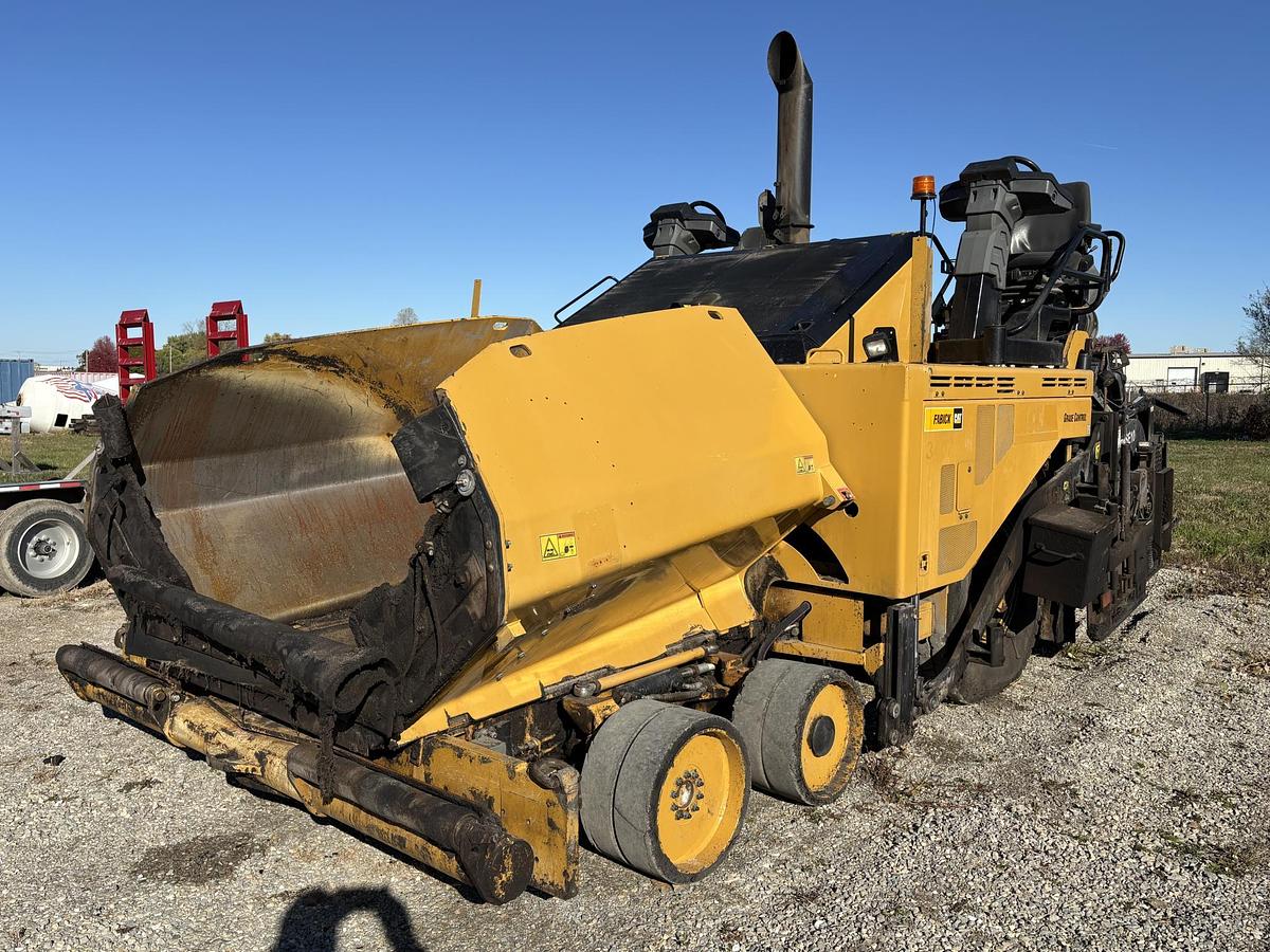 Used 2019 CATERPILLAR AP1000F