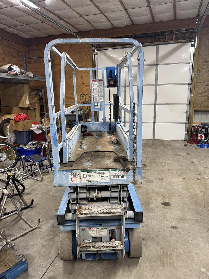 Used 2002 GENIE GS-1930