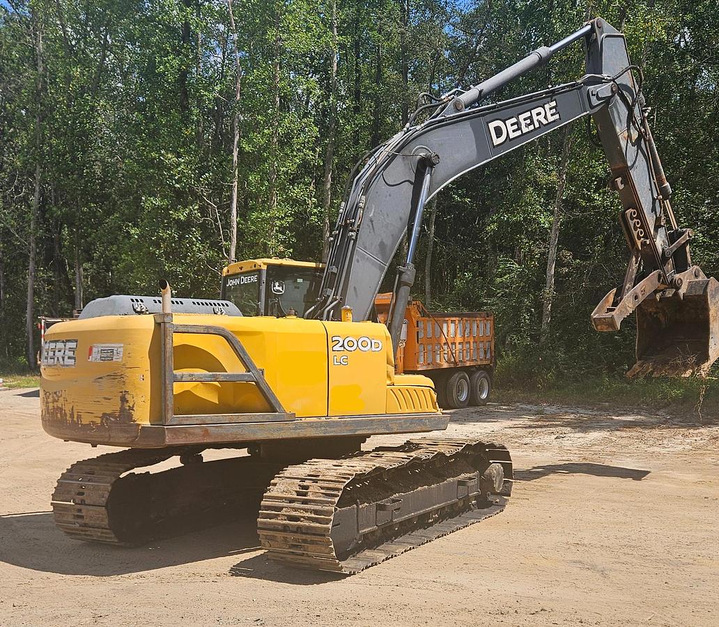 Used 2010 DEERE 200D
