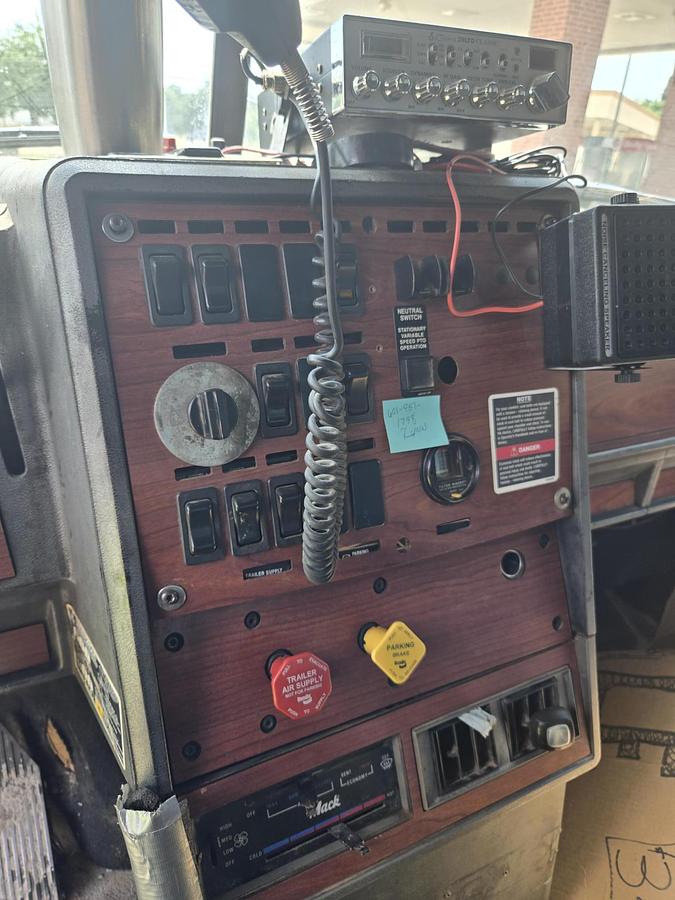 Used 1999 MACK CH 613