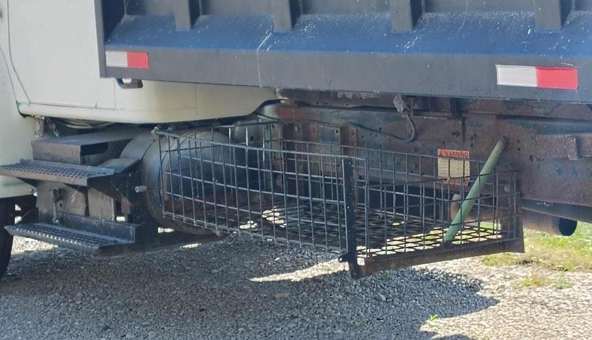 Used 2000 INTERNATIONAL 4700 DT466E