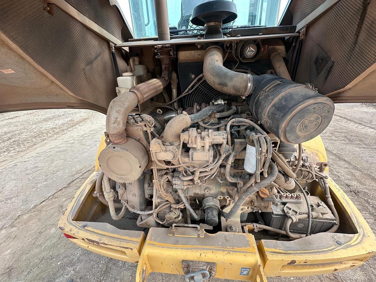 Used 2018 DEERE 244k-II