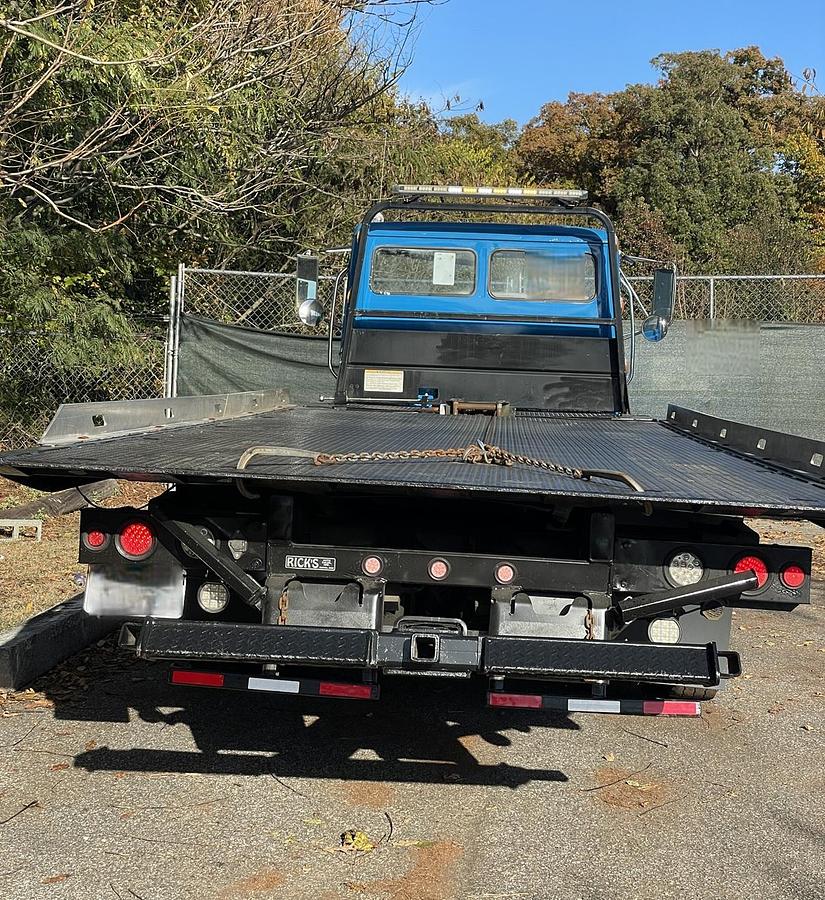 Used 2005 FREIGHTLINER FL70
