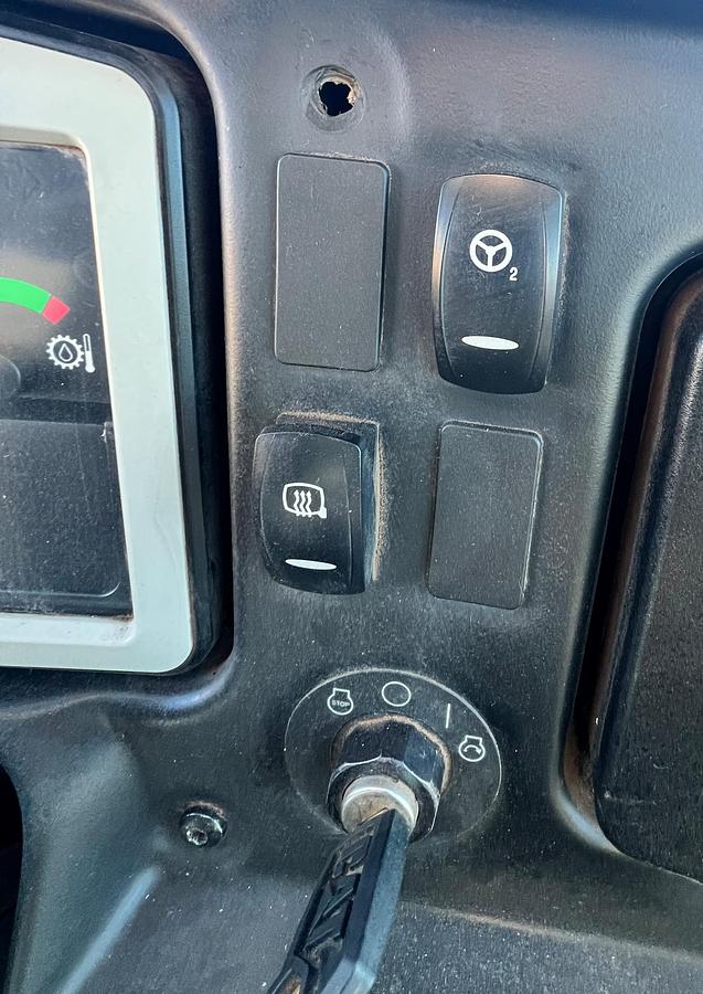 Used 2011 CATERPILLAR 740B Ej