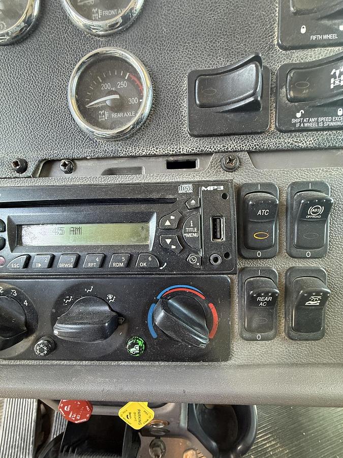 Used 2013 PETERBILT 386