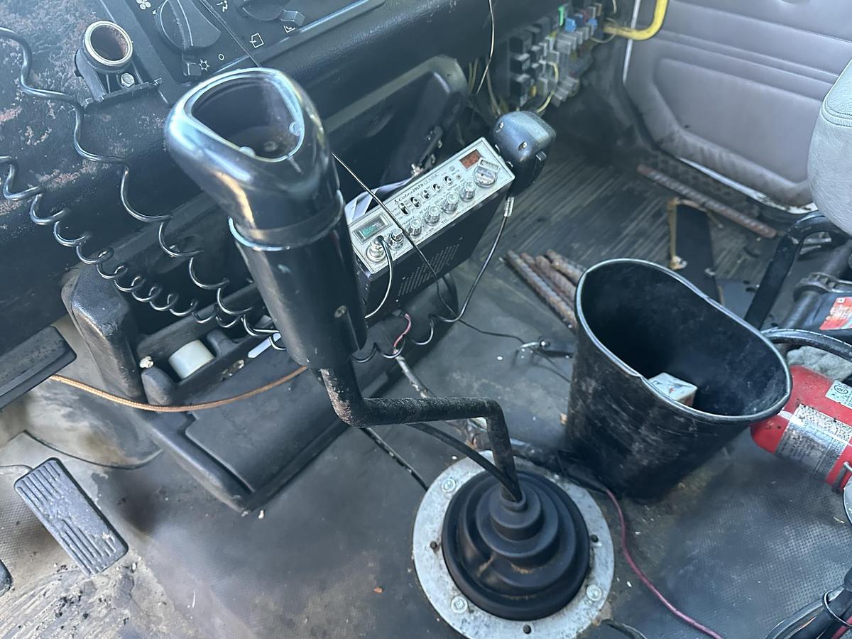 Used 2003 FREIGHTLINER FL112