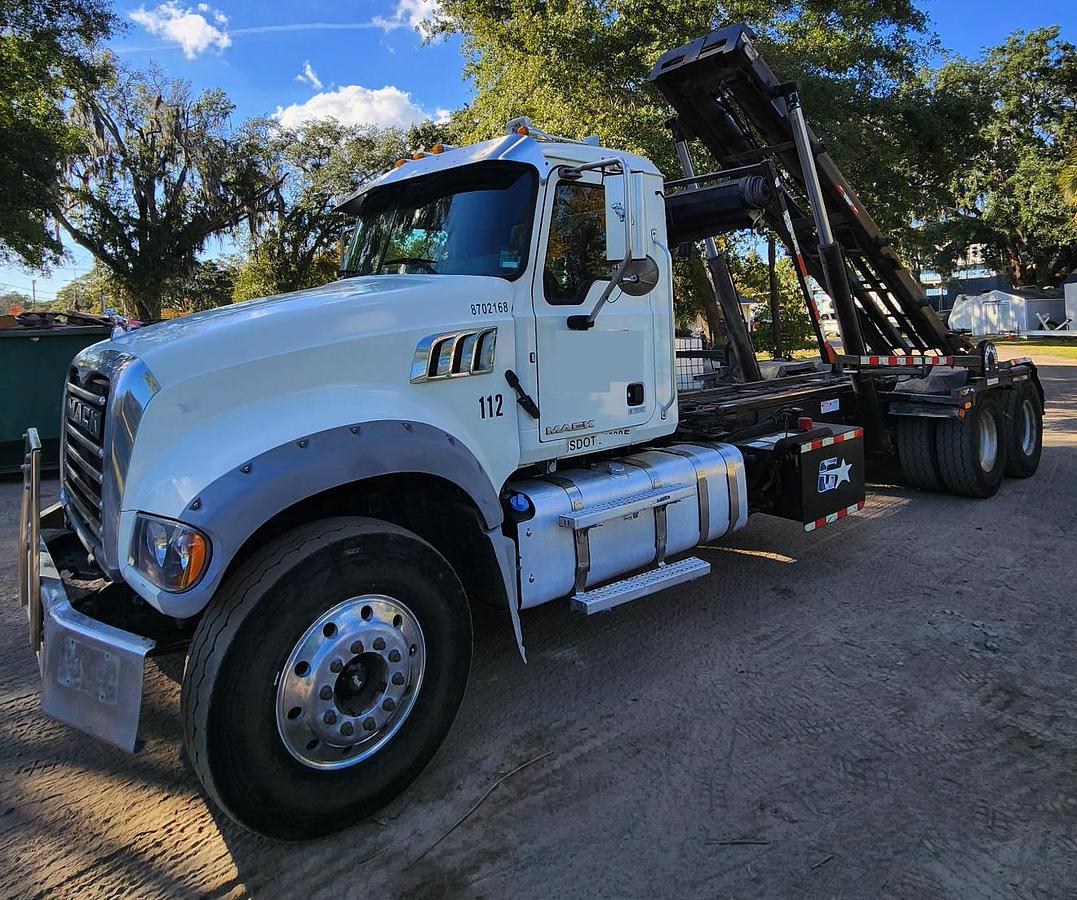 Used 2016 MACK GU713 Granite