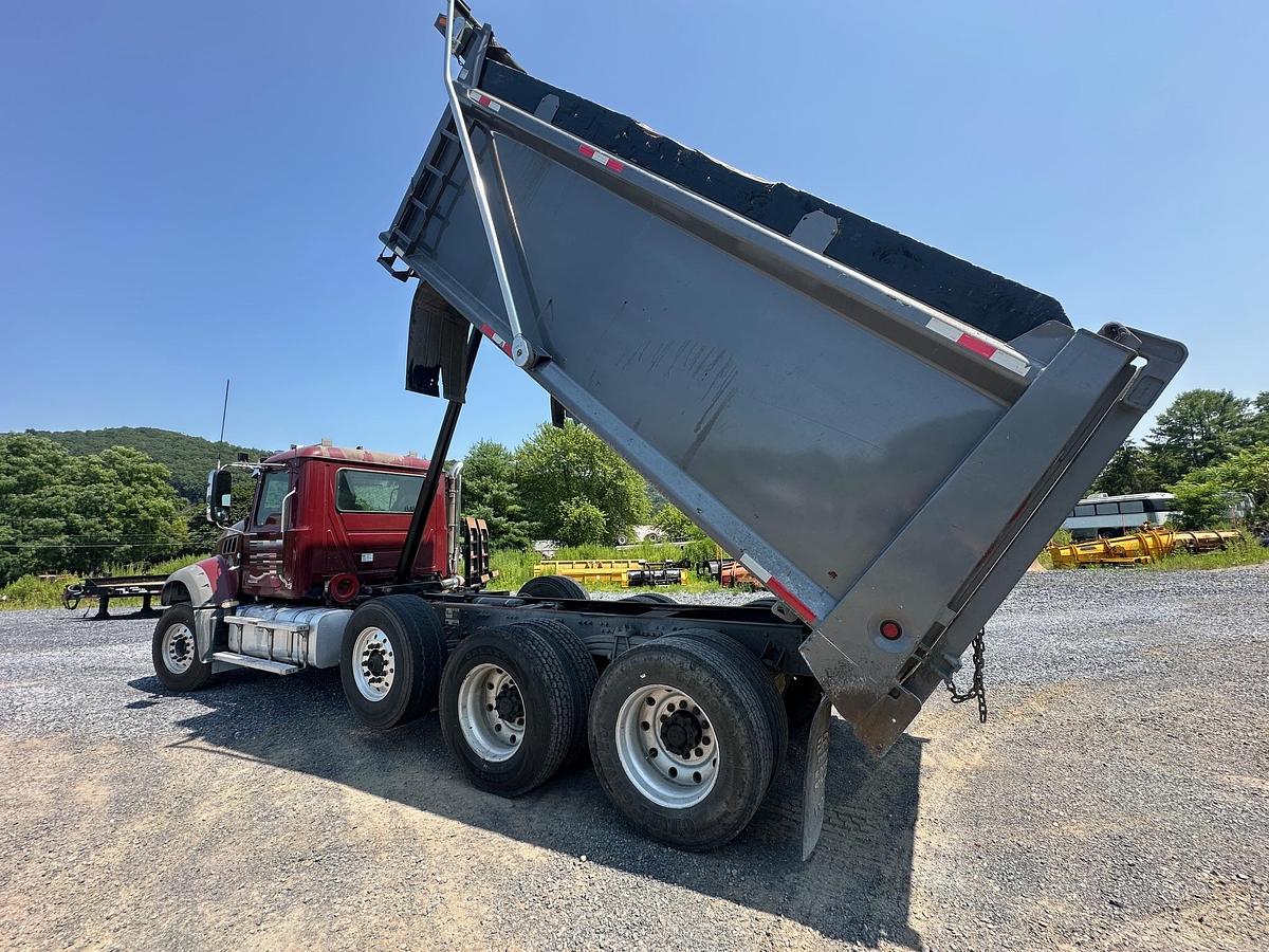 Used 2020 MACK Granite GR64F