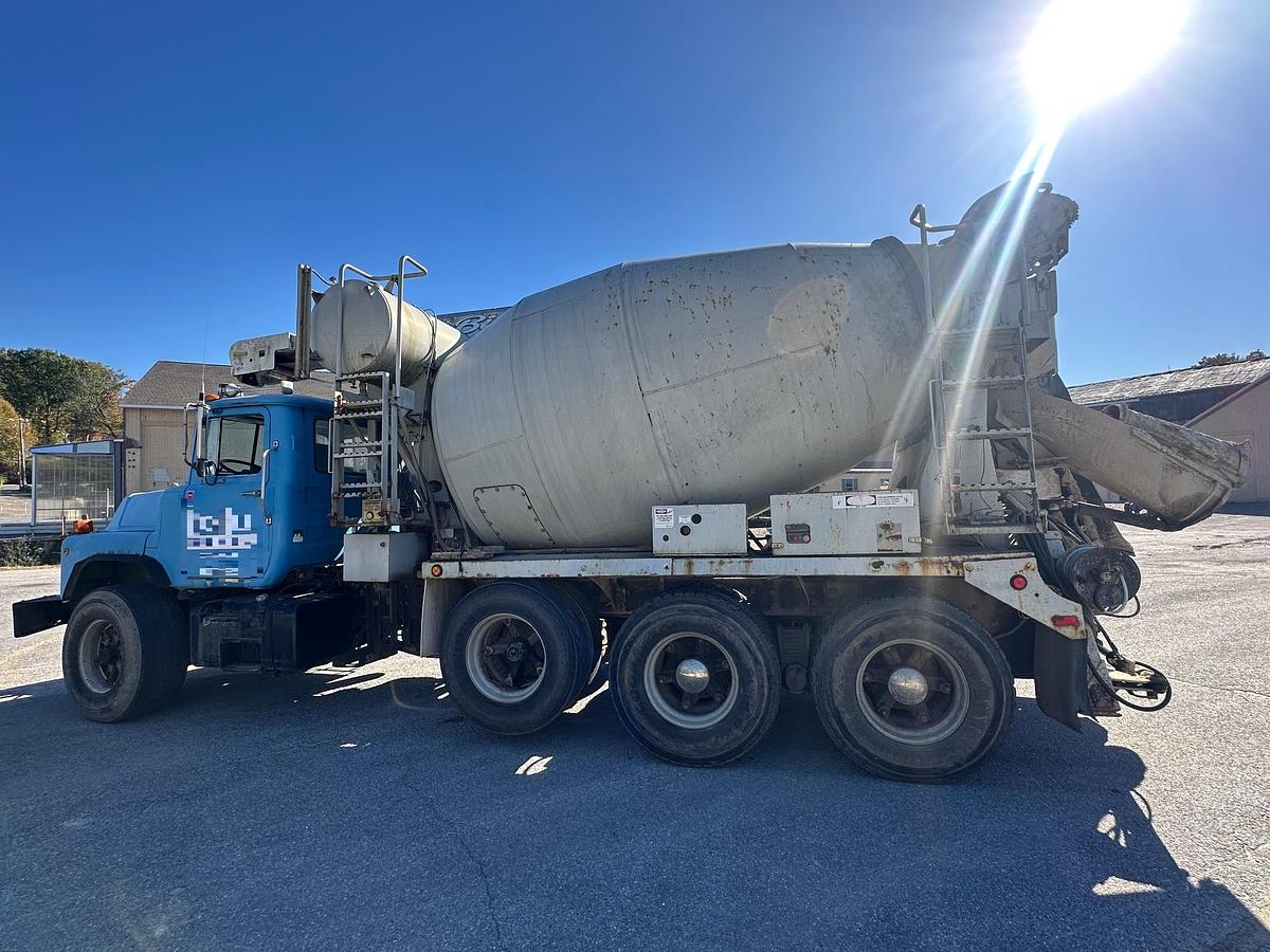 Used 2003 MACK DM690S