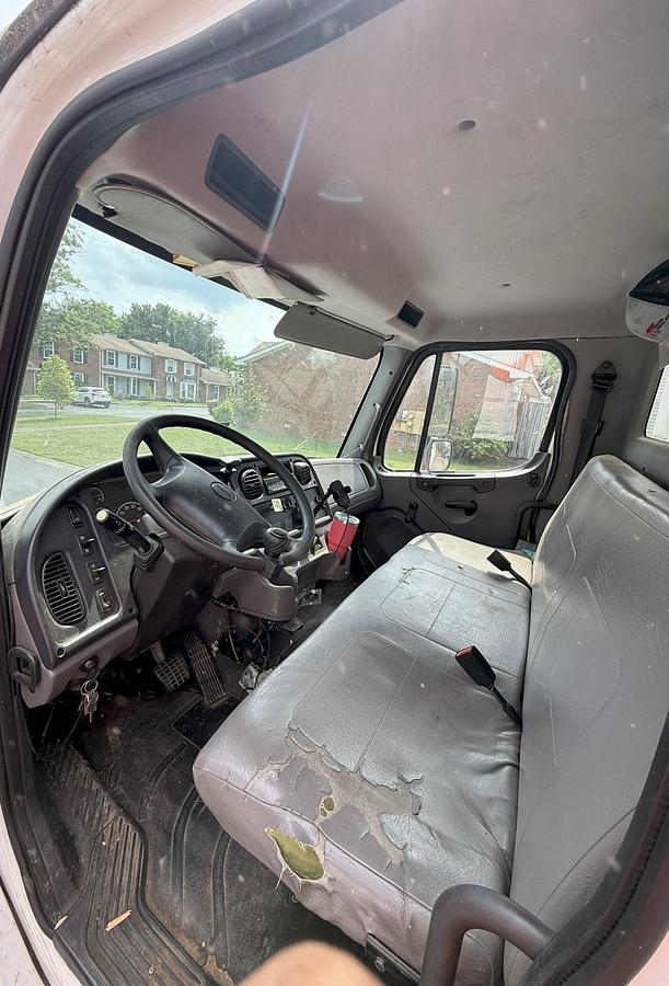 Used 2018 FREIGHTLINER Business Class M2 106