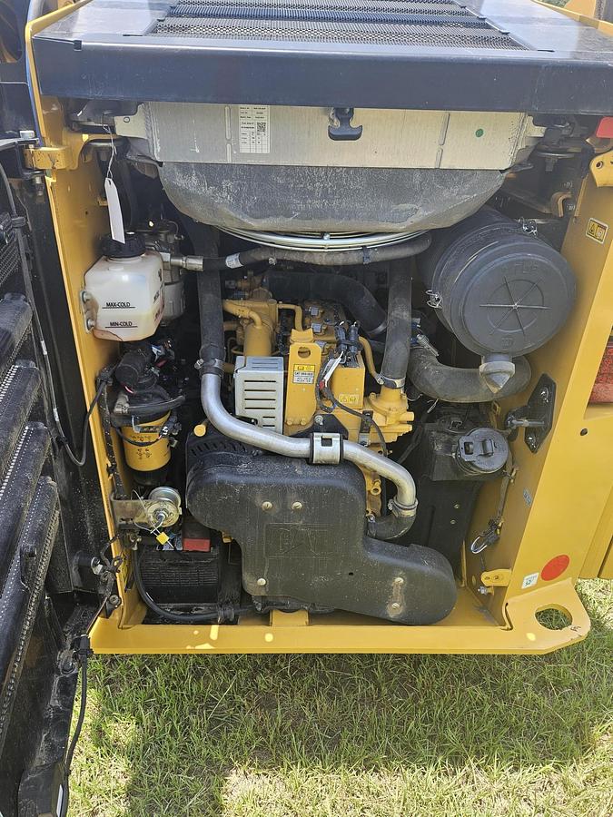Used 2024 CATERPILLAR 242D-3