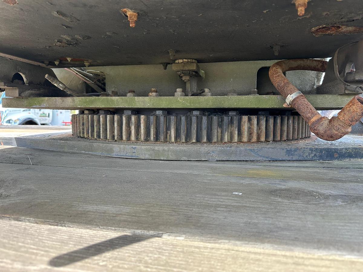 Used 2004 VOLVO 17.5T Crane