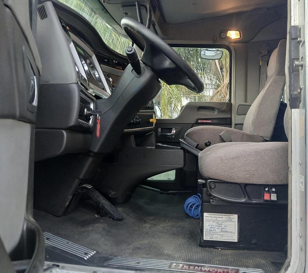 Used 2020 KENWORTH T800