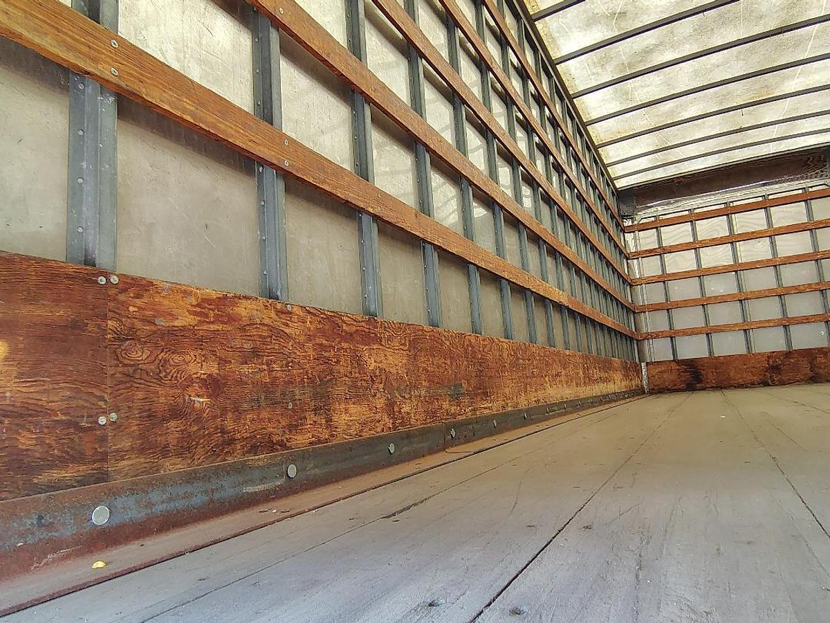 Used 1999 INTERNATIONAL 4700 Low Profile T444E