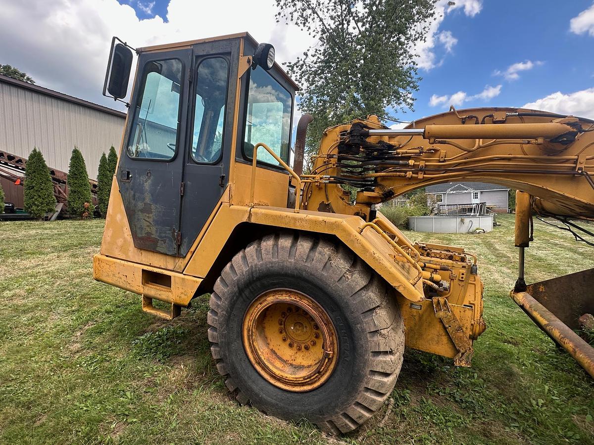 Used 1986 DEERE 762A