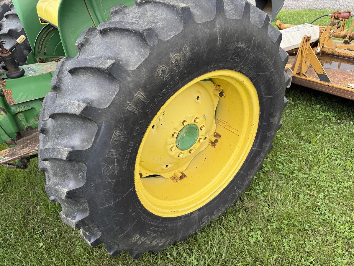 Used 1975 JOHN DEERE 1530