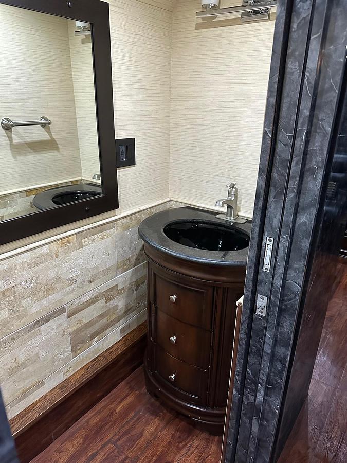 Used 1998 PREVOST XL 45' Executive Coach