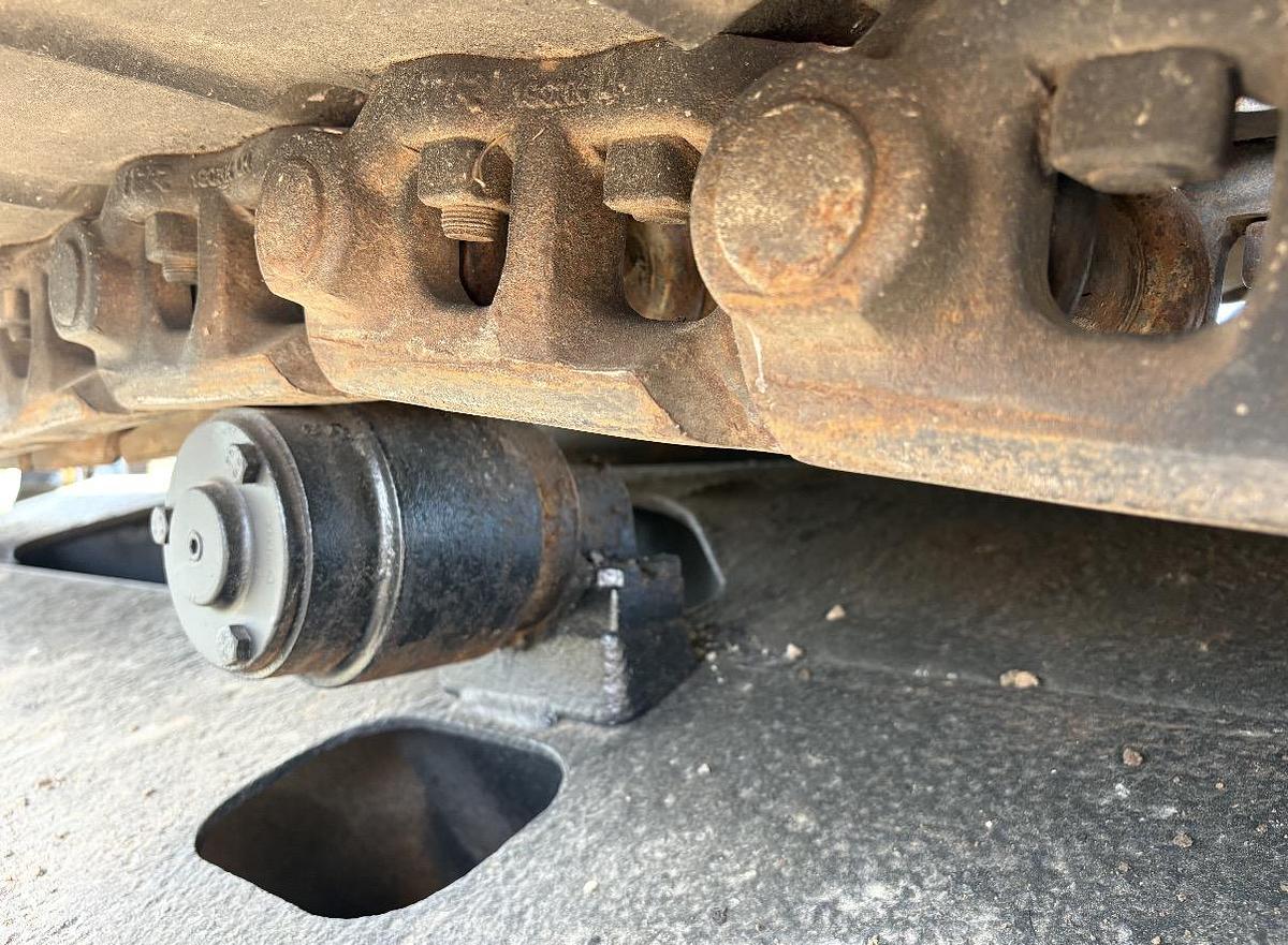 Used 2005 DEERE 200C-LC