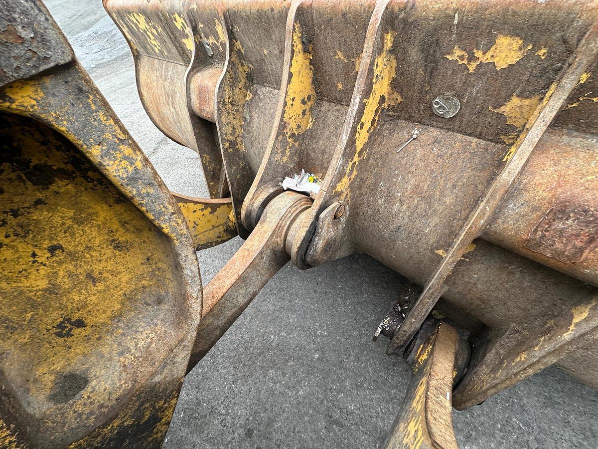 Used 2004 KOMATSU WA500-3