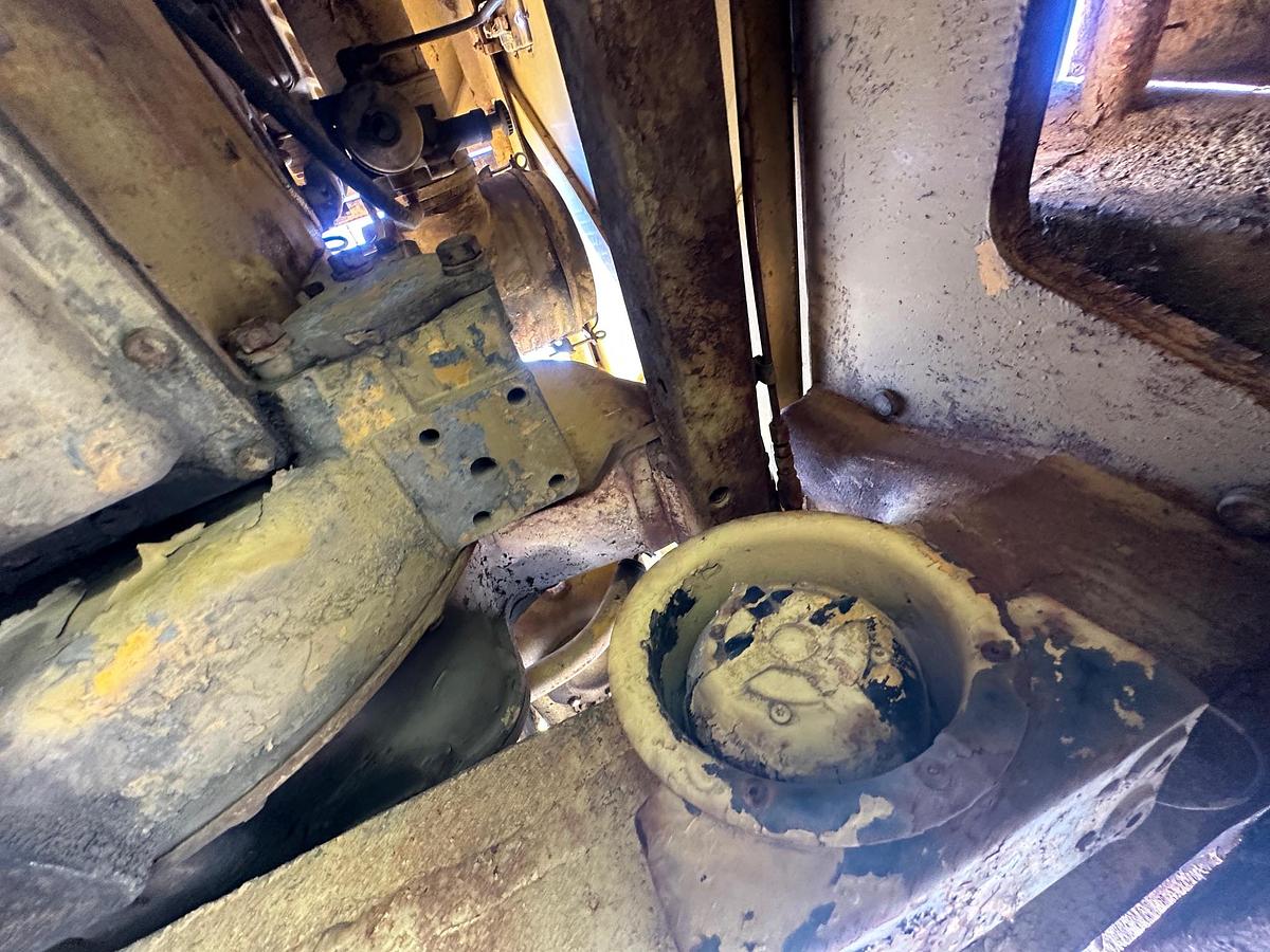 Used 1983 CATERPILLAR 245