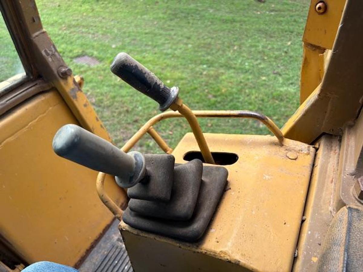 Used 1983 CATERPILLAR 963