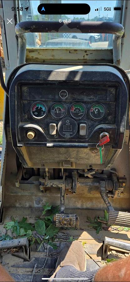 Used 2005 DEERE 700H LGP