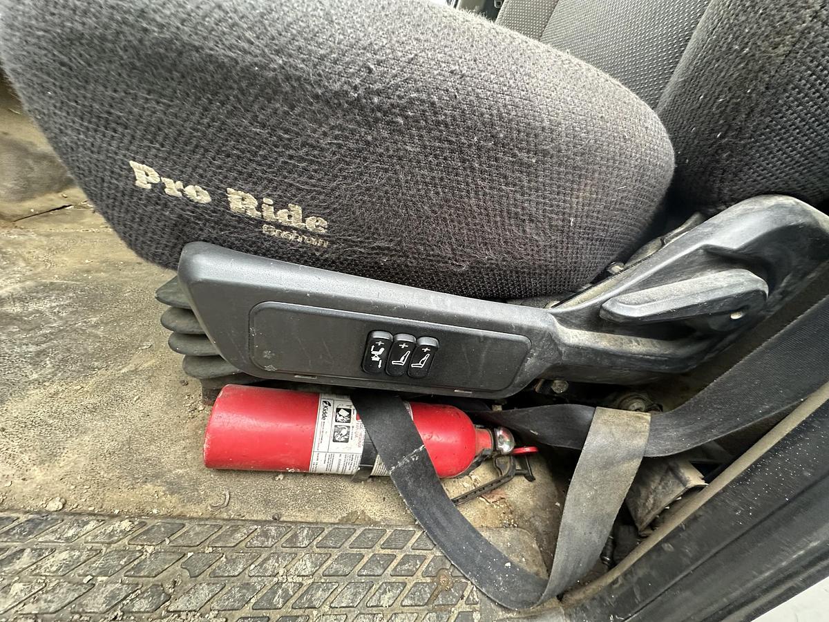 Used 2006 STERLING L9500