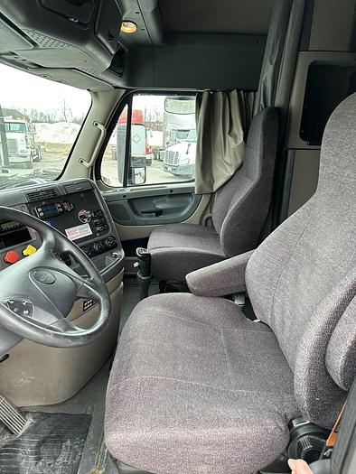 Used 2015 FREIGHTLINER Cascadia 125