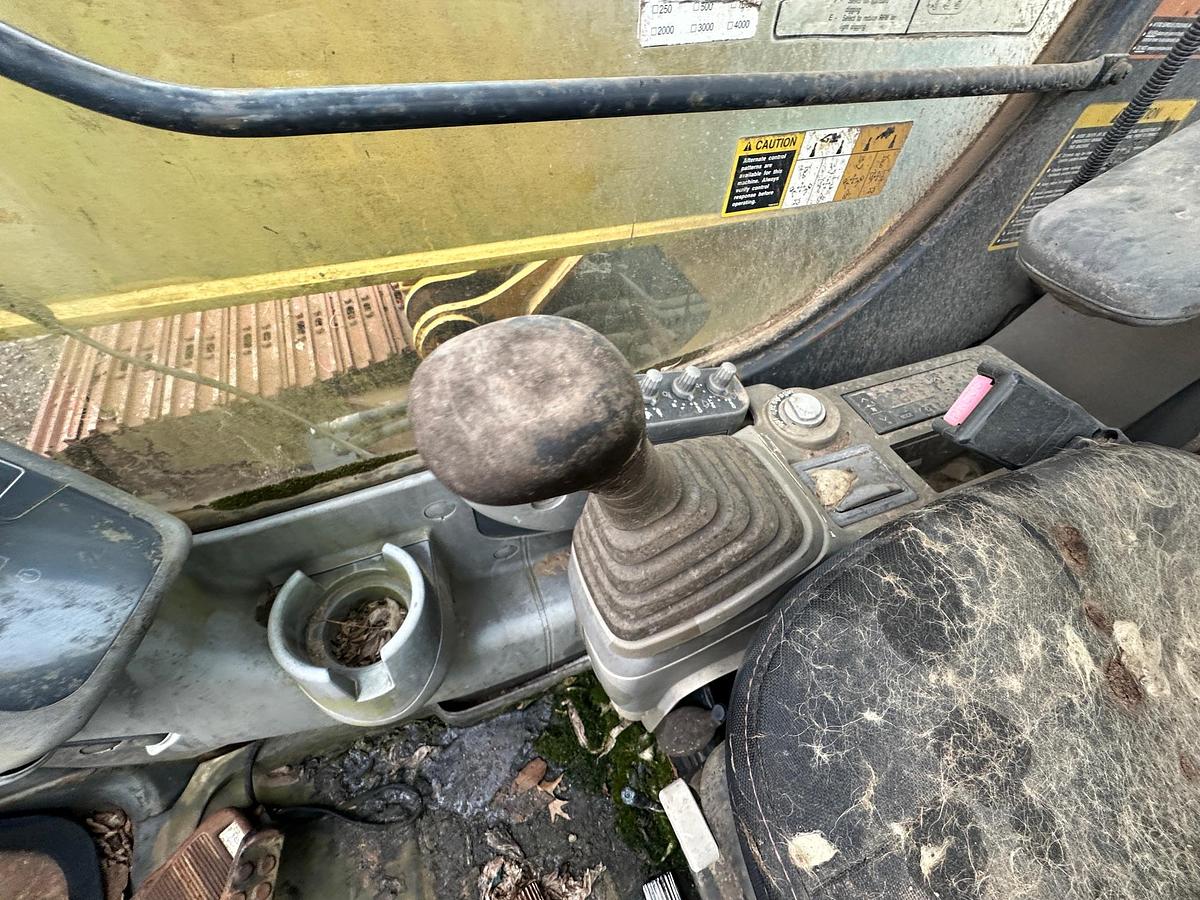 Used 2005 DEERE 330C LC