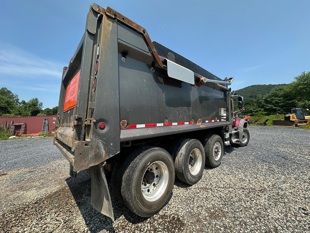 Used 2019 MACK Granite GR64F