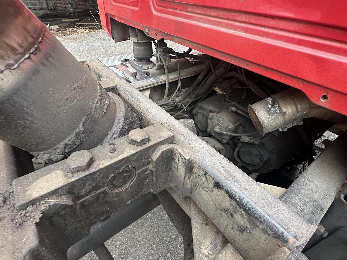 Used 2005 MACK Granite CV713