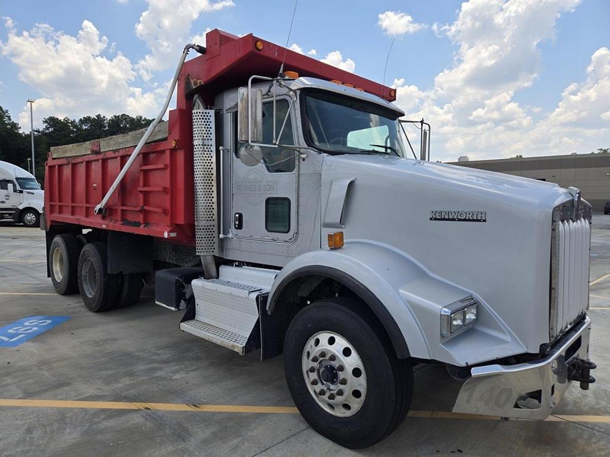 Used 2013 KENWORTH T880