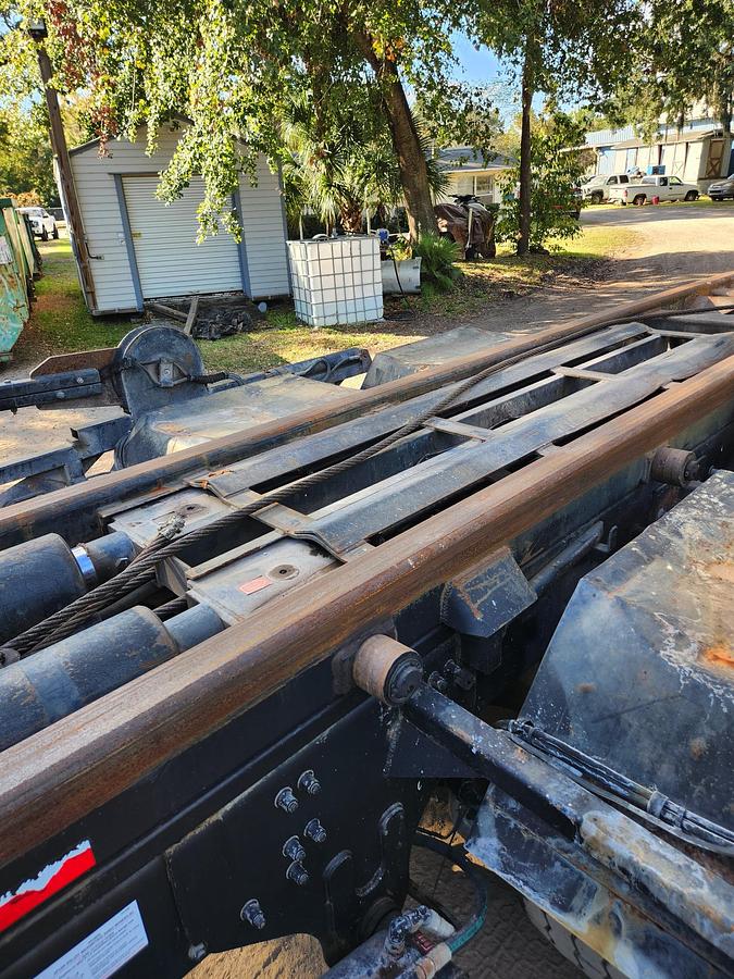 Used 2016 MACK GU713 Granite