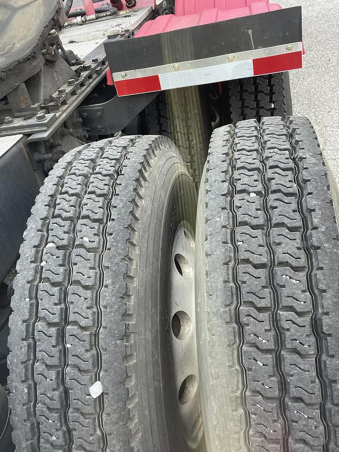 Used 2001 MACK CHU613