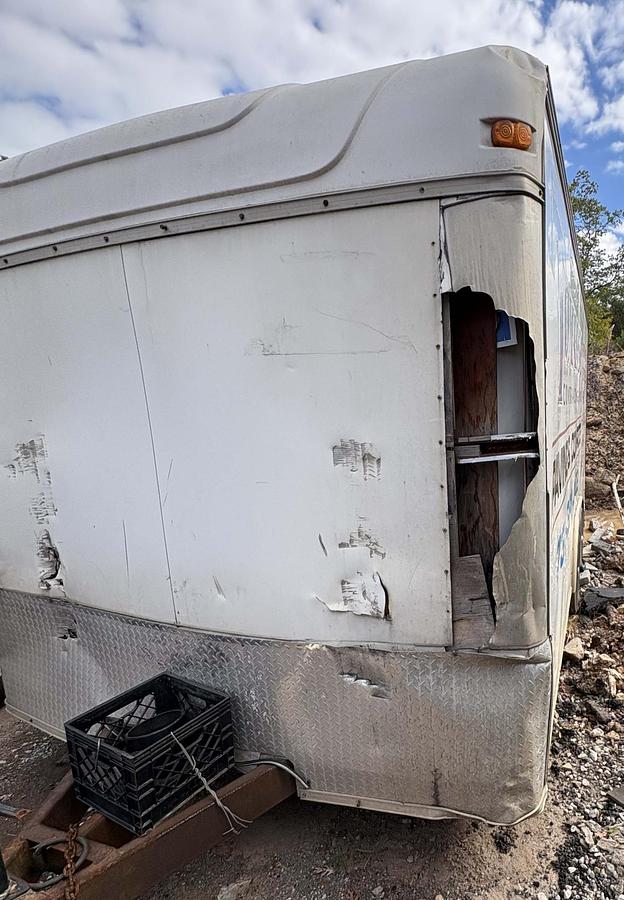 Used 2010 UNITED Expressline Enclosed Trailer