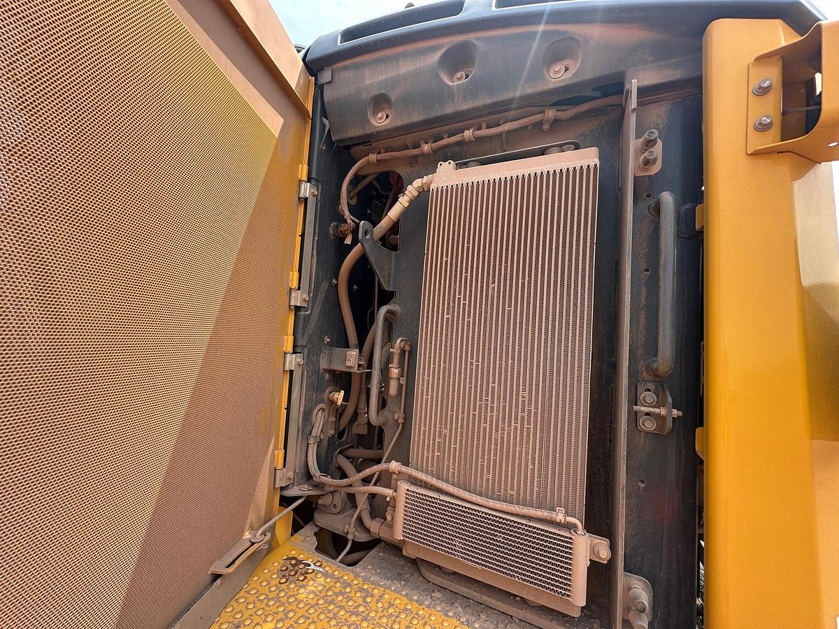 Used 2023 DEERE 744P