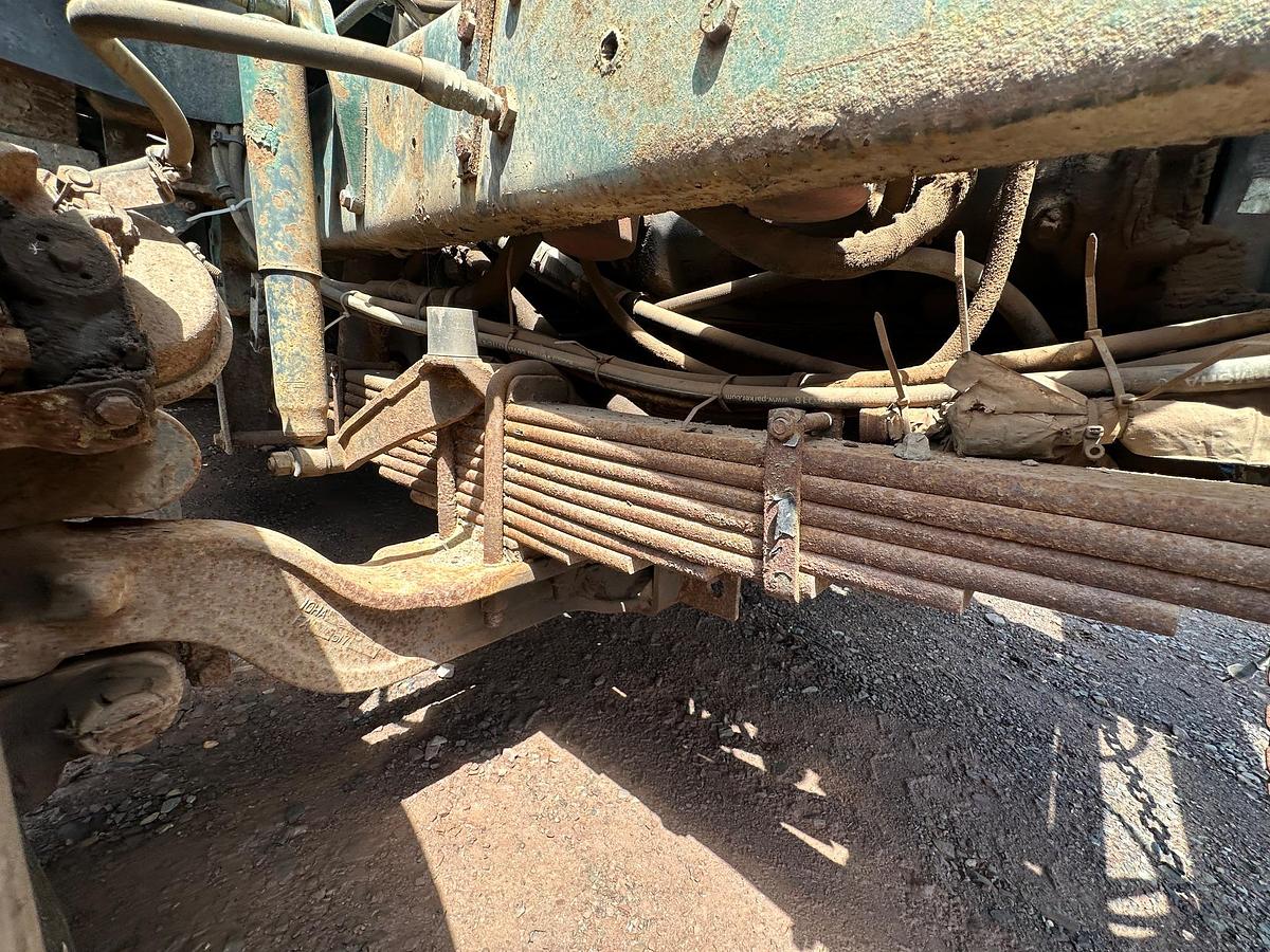 Used 1990 MACK RB688S